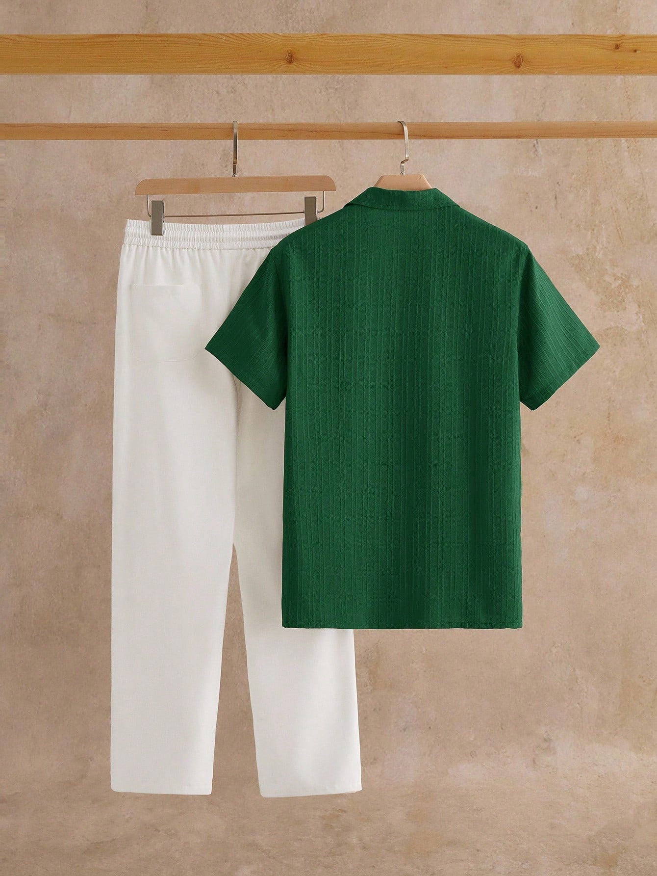Ensemble Décontracté Chic – Chemise Col Cubain & Pantalon Tissé